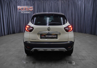 Подержанный автомобиль Renault Kaptur 2018 года (6 фото)