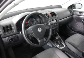 Подержанный автомобиль Volkswagen Jetta Sedan 2008 года (5 фото)