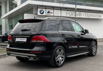 Подержанный автомобиль Mercedes-Benz GLE 2015 года (5 фото)