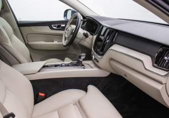 Подержанный автомобиль Volvo XC60 2021 года (9 фото)