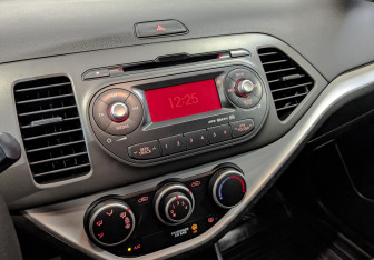 Подержанный автомобиль Kia Picanto 2011 года (14 фото)
