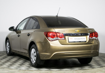 Подержанный автомобиль Chevrolet Cruze Sedan 2013 года (5 фото)
