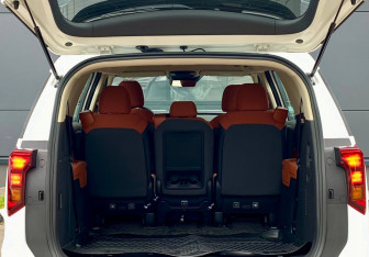 Новый Kia Carnival 2025 (9 фото)