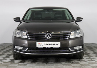 Подержанный автомобиль Volkswagen Passat Sedan 2013 года (2 фото)