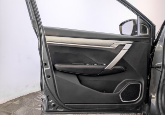 Подержанный автомобиль Geely Coolray 2021 года (19 фото)