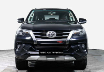 Подержанный автомобиль Toyota Fortuner 2019 года (2 фото)