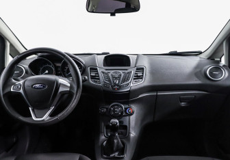 Подержанный автомобиль Ford Fiesta Hatchback 2016 года (8 фото)