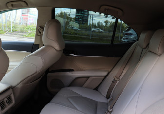 Подержанный автомобиль Toyota Camry Sedan 2021 года (10 фото)