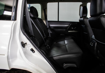 Подержанный автомобиль Mitsubishi Pajero 2019 года (9 фото)