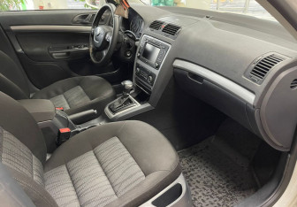 Подержанный автомобиль Skoda Octavia Liftback 2013 года (9 фото)