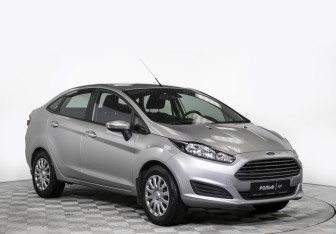 Подержанный автомобиль Ford Fiesta Sedan 2015 года (3 фото)