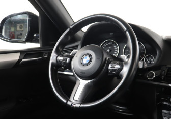 Подержанный автомобиль BMW X4 2018 года (15 фото)