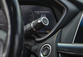 Подержанный автомобиль Cadillac CT5 2021 года (18 фото)