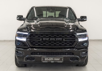 Подержанный автомобиль Dodge Durango 2022 года (2 фото)