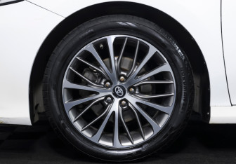 Подержанный автомобиль Toyota Camry Sedan 2019 года (17 фото)