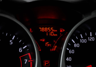 Подержанный автомобиль Nissan Juke 2013 года (11 фото)