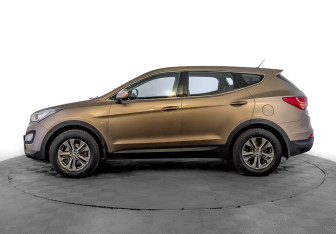 Подержанный автомобиль Hyundai Santa Fe 2012 года (8 фото)