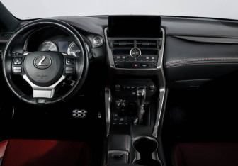 Подержанный автомобиль Lexus NX 2018 года (12 фото)