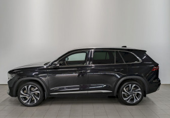 Подержанный автомобиль Geely Monjaro 2023 года (8 фото)