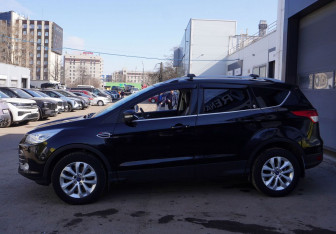 Подержанный автомобиль Ford Kuga 2016 года (4 фото)