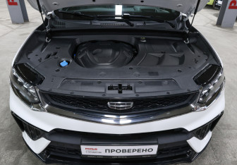 Подержанный автомобиль Geely Tugella 2023 года (9 фото)