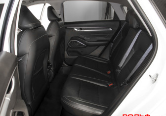 Подержанный автомобиль Geely Emgrand 2024 года (10 фото)