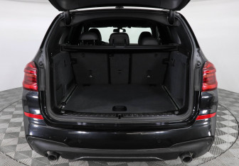 Подержанный автомобиль BMW X3 2021 года (10 фото)