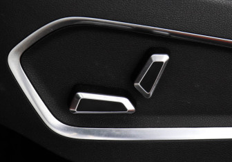 Подержанный автомобиль Geely Atlas Pro 2021 года (14 фото)