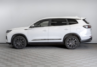 Подержанный автомобиль Chery Tiggo 8 Pro Max 2022 года (8 фото)