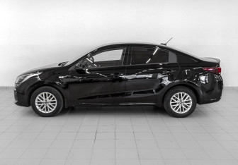 Подержанный автомобиль Kia Rio Sedan 2020 года (8 фото)