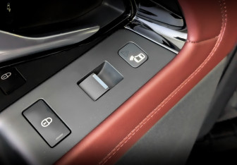 Подержанный автомобиль Land Rover Range Rover Evoque 2021 года (30 фото)