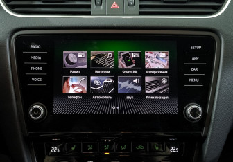 Подержанный автомобиль Skoda Octavia Liftback 2020 года (17 фото)