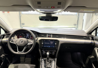 Подержанный автомобиль Volkswagen Passat Wagon 2019 года (11 фото)