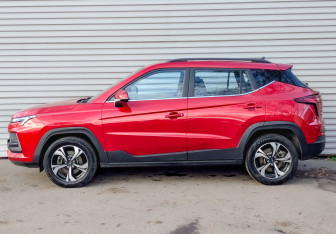 Подержанный автомобиль Москвич 3 2023 года (8 фото)