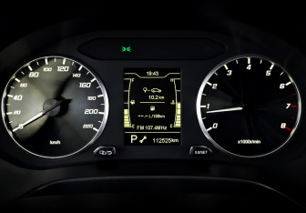 Подержанный автомобиль Chery Tiggo 4 2022 года (13 фото)