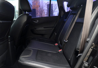 Подержанный автомобиль Renault Koleos 2012 года (10 фото)