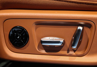 Подержанный автомобиль LiXiang L6 2024 года (13 фото)