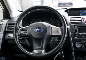 Подержанный автомобиль Subaru Forester Suv 2014 года (16 фото)