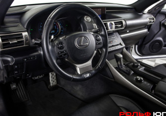 Подержанный автомобиль Lexus IS Sedan 2015 года (15 фото)