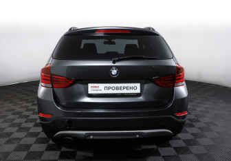 Подержанный автомобиль BMW X1 2014 года (6 фото)