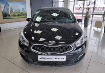 Подержанный автомобиль Kia Ceed Hatchback 2013 года (2 фото)