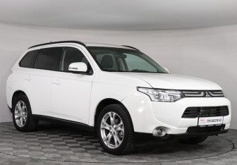 Подержанный автомобиль Mitsubishi Outlander 2012 года (3 фото)