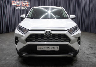 Подержанный автомобиль Toyota RAV4 2020 года (2 фото)