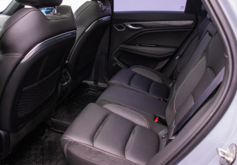 Подержанный автомобиль Geely Tugella 2023 года (11 фото)