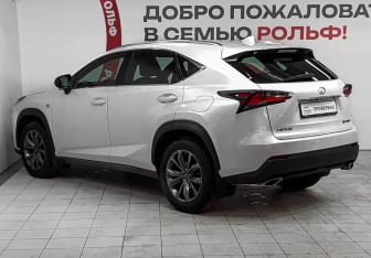 Подержанный автомобиль Lexus NX 2017 года (6 фото)