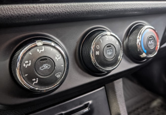 Подержанный автомобиль Toyota Corolla Sedan 2014 года (21 фото)