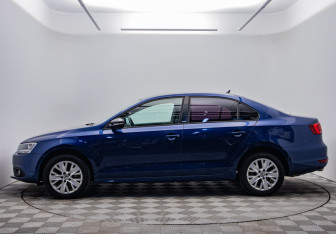 Подержанный автомобиль Volkswagen Jetta Sedan 2014 года (8 фото)
