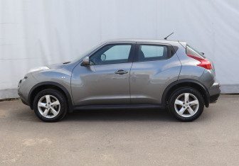 Подержанный автомобиль Nissan Juke 2013 года (8 фото)