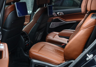 Подержанный автомобиль BMW X7 2020 года (15 фото)