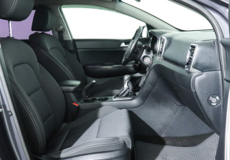 Подержанный автомобиль Kia Sportage 2017 года (9 фото)